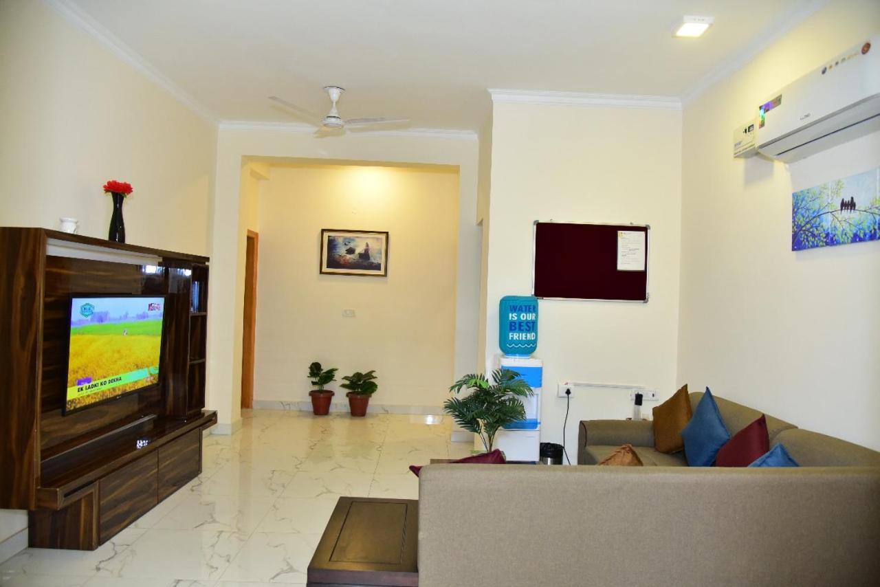 Arkaya Inn Гургаон Экстерьер фото