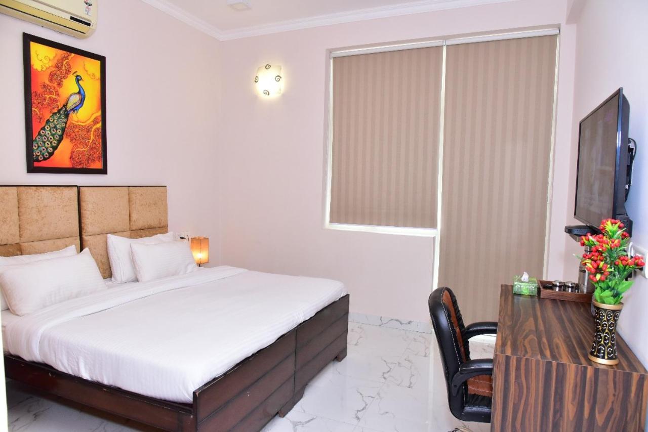 Arkaya Inn Гургаон Экстерьер фото